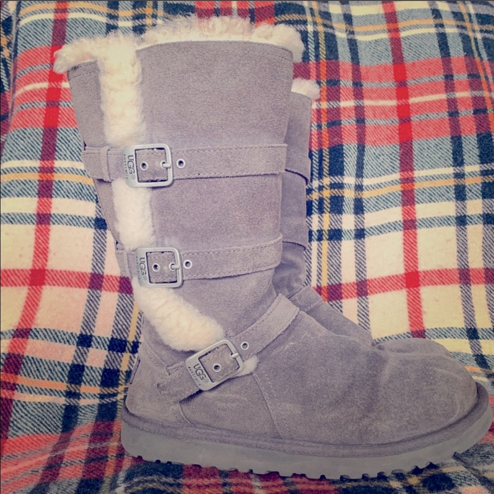 grey ugg boots